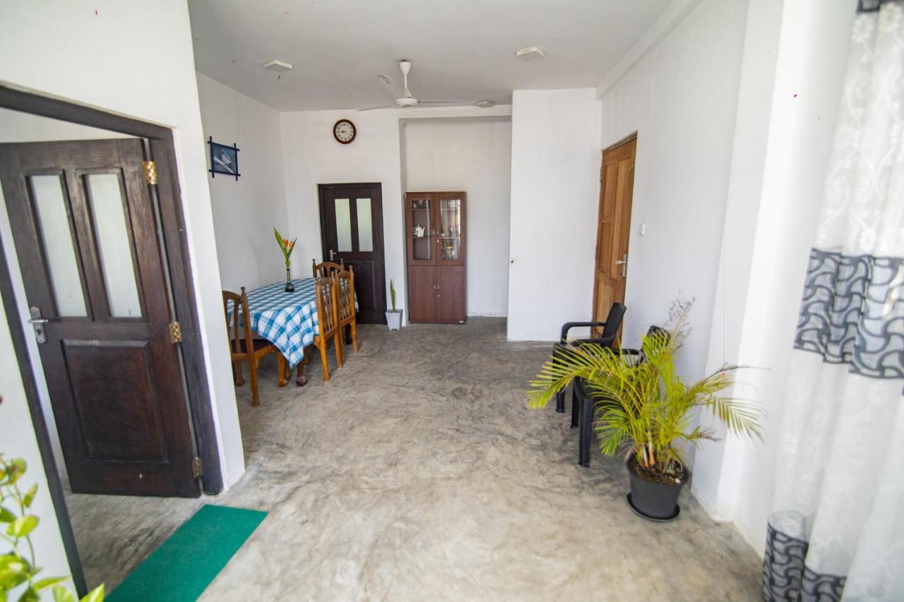 Aira Hotel Bussa Exterior photo