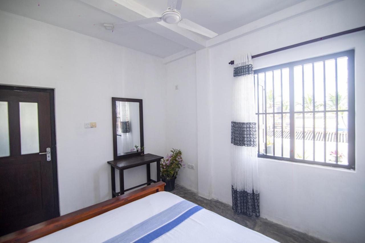 Aira Hotel Bussa Exterior photo